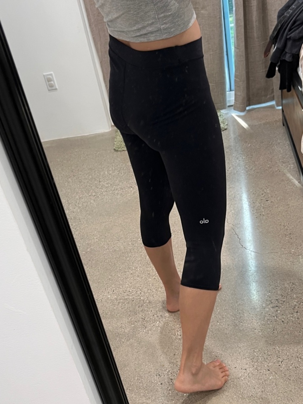 ALO Yoga Women's Black Cropped Performance Leggings *washwear